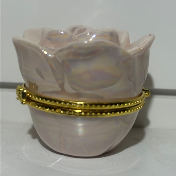 Mary Kay iridescent pearl luster pink rose hinged ceramic 90’s trinket box - Picture 9 of 11